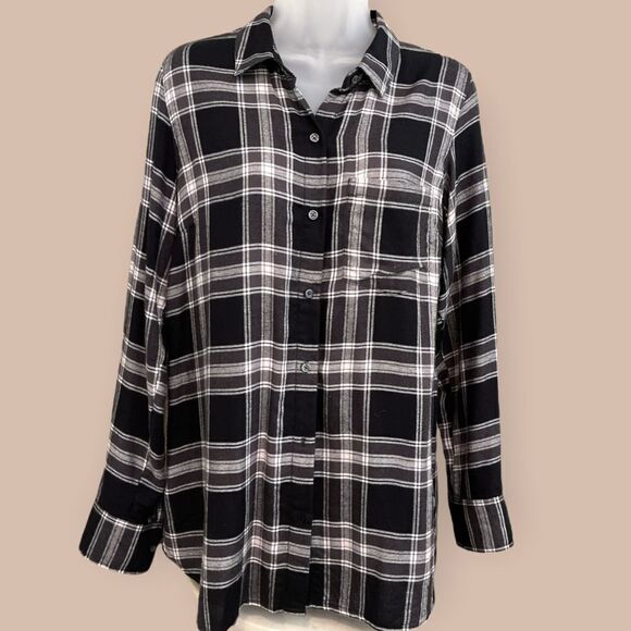 COPY - Old Navy - Plaid Soft Down button Shirt  - Size M - Black/White - Picture 1 of 4
